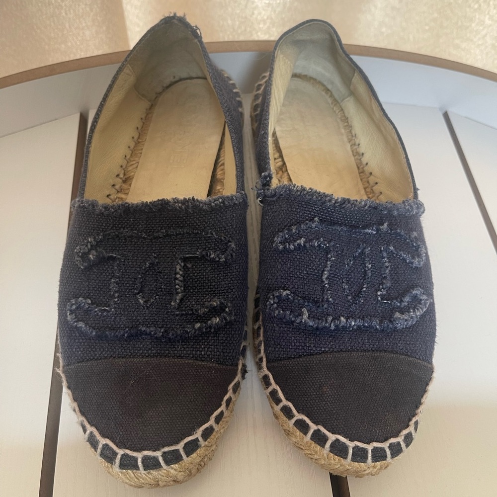 CHANEL Navy Canvas Espadrilles with Frayed CC Emblem US 6.5-7